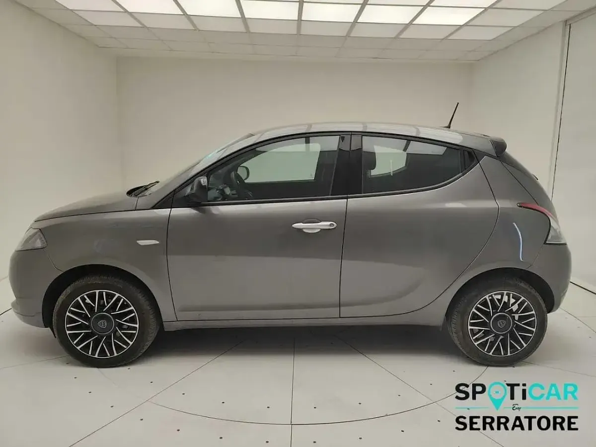 Usata Lancia Ypsilon S 70 CV (51 kW) 2024 Grigio Utilitaria