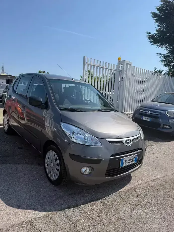 Usata Hyundai i10 66 CV (48 kW) 2010 Grigio Utilitaria