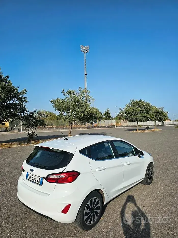 Usata Ford Fiesta Titanium 75 CV (55 kW) 2022 Bianco Utilitaria