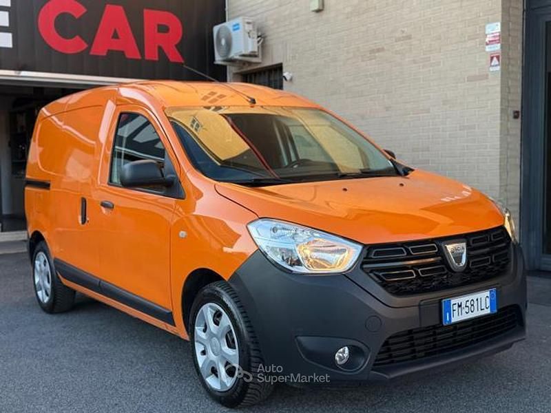 Usata Dacia Dokker 102 CV (75 kW) 2017 Arancione Monovolume