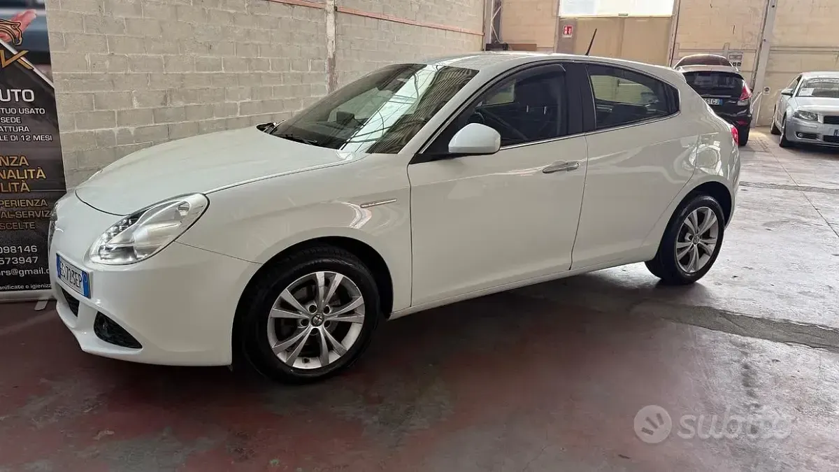 Usata Alfa Romeo Giulietta Exclusive 105 CV (77 kW) 2013 Bianco Utilitaria