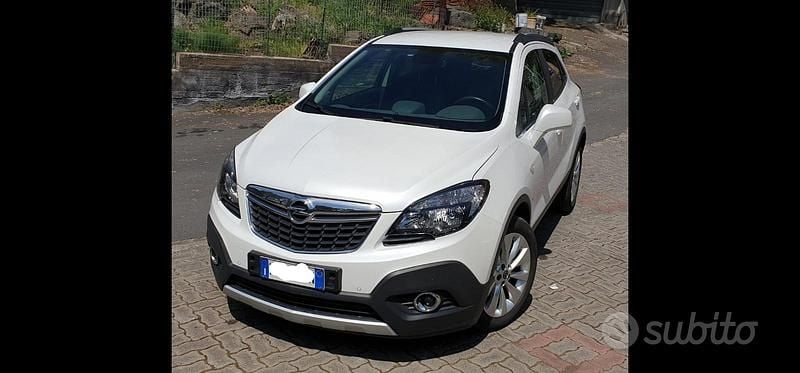 Bianco Usata 2016 Opel Mokka SUV | 13.990 € (Molto cara) - Immagine 1/4