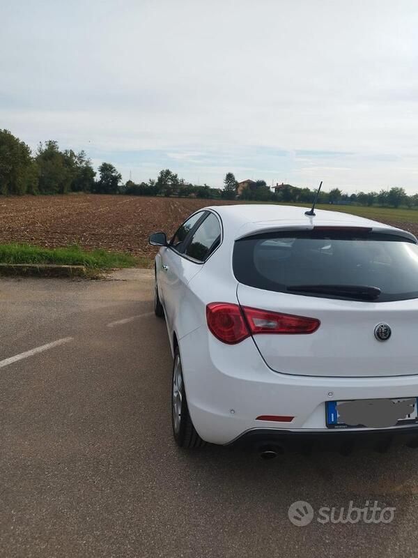 Usata Alfa Romeo Giulietta 120 CV (88 kW) 2020 Bianco Utilitaria