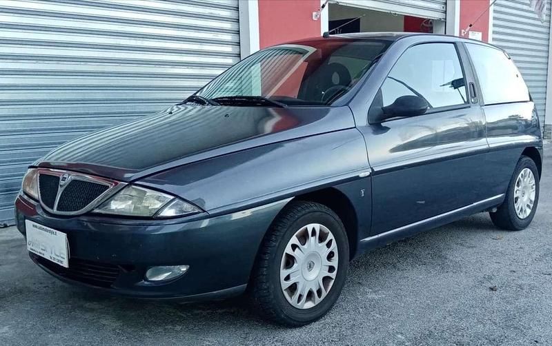 Grigio Usata 2002 Lancia 2000 Tre volumi | 1900 € - Immagine 1/4