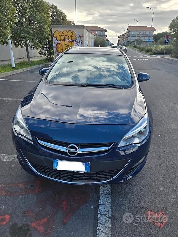 Usata Opel Astra Sport 2016 Blu Station wagon