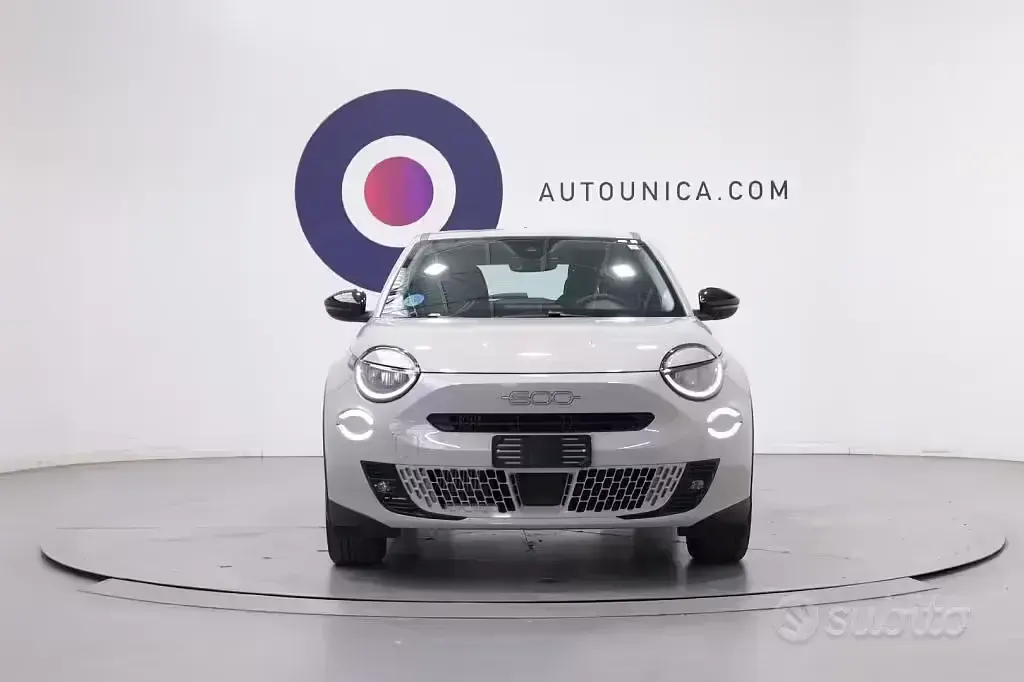 Usata Fiat 600 101 CV (74 kW) 2025 Beige SUV
