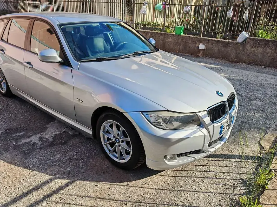Usata BMW 320 Efficient Dynamics 184 CV (135 kW) 2011 Argento Station wagon