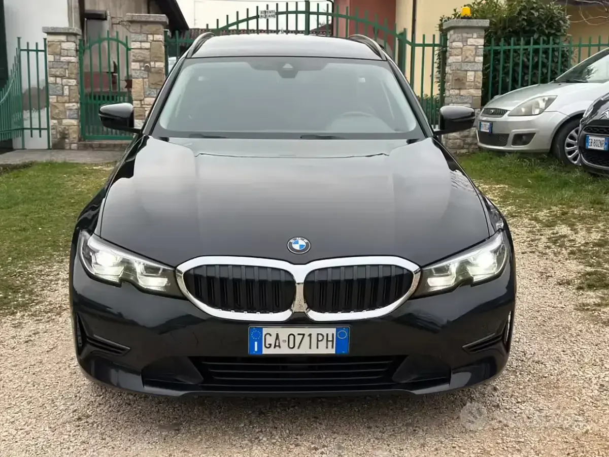 Usata BMW 320 Advantage 190 CV (139 kW) 2020 Nero Station wagon
