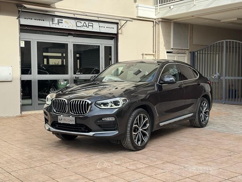 Nero Usata 2019 BMW X4 xLine SUV | 23.800 € (Buon prezzo) - Immagine 1/4