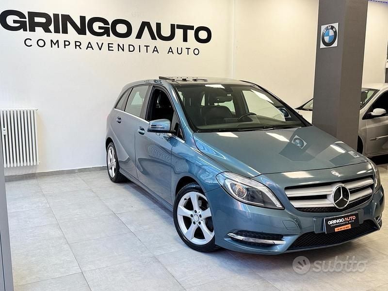 Usata Mercedes B200 Premium 156 CV (114 kW) 2013 Verde Monovolume