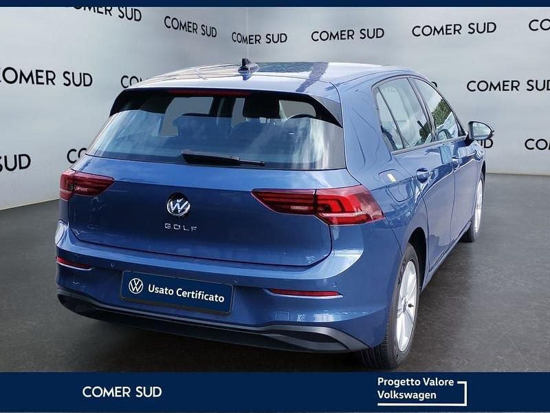 Usata VW Golf VIII Life 116 CV (85 kW) 2025 Blu Utilitaria