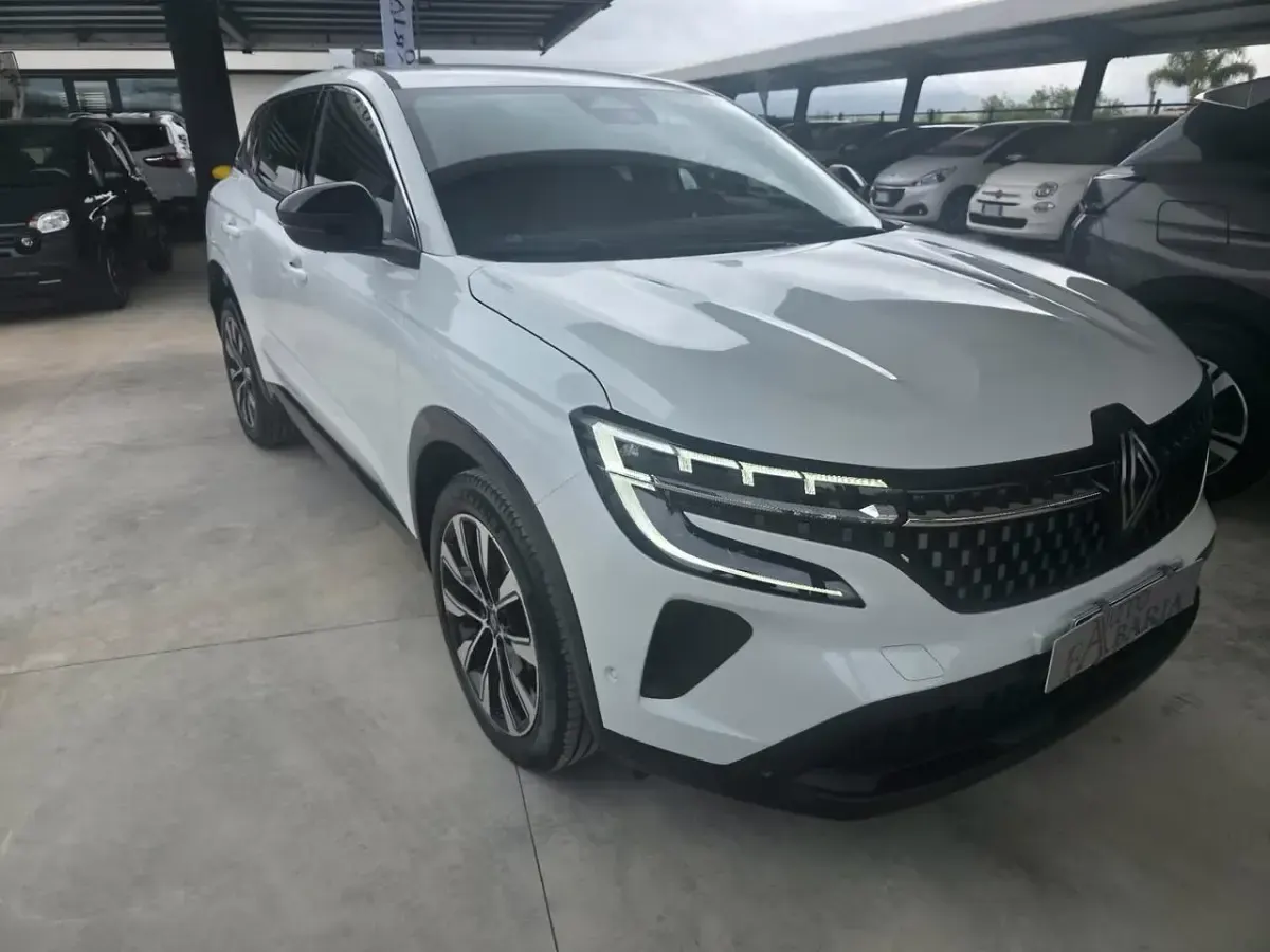 Usata Renault Austral Techno Esprit Alpine 157 CV (115 kW) 2025 Bianco SUV