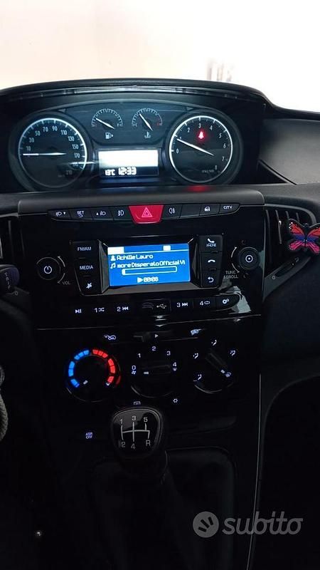 Usata Lancia Ypsilon 69 CV (50 kW) 2018 Bianco Utilitaria