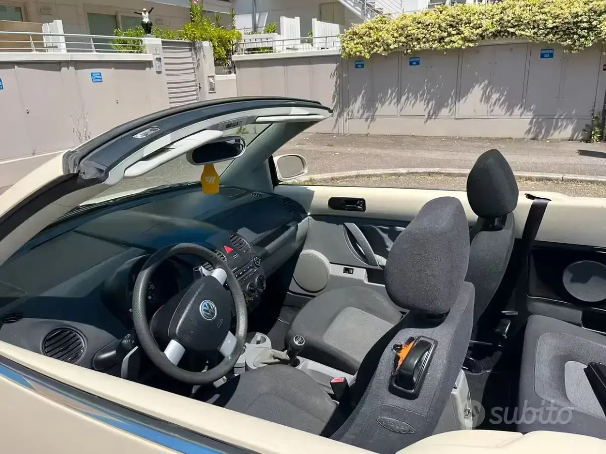 Usata VW New Beetle Cabriolet 75 CV (55 kW) 2004 Cabrio