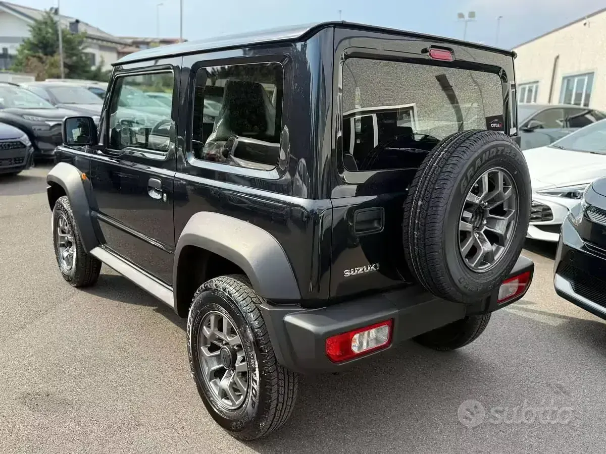 Nuova Suzuki Jimny 102 CV (75 kW) 2025 Grigio SUV