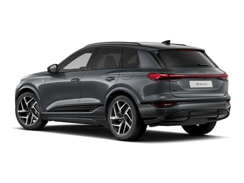 Uusi Audi Q6 e-tron S-Line 284 kW (387 HP) 2025 Musta Katumaasturi