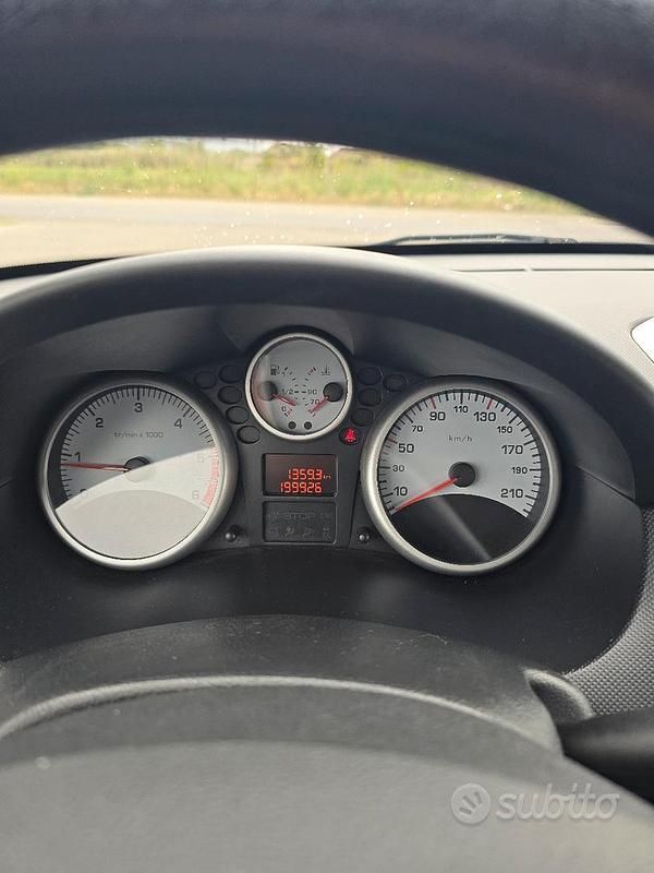 Gebraucht Peugeot 206+ 68 PS (50 kW) 2011 Kleinwagen