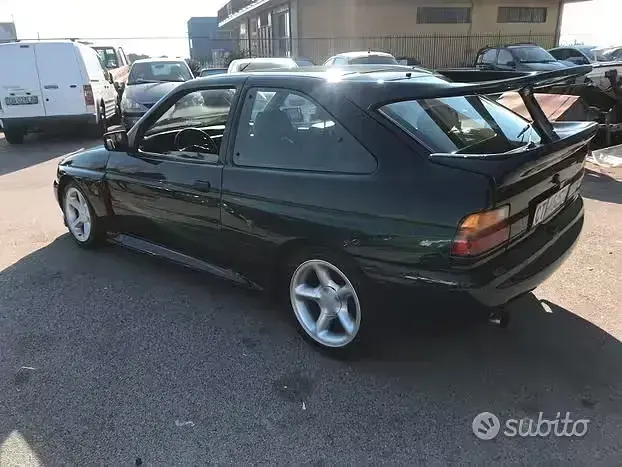 Usata Ford Escort 220 CV (161 kW) 1993 Blu Berlina