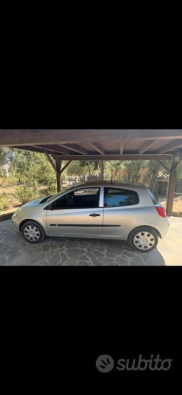Usata Renault Clio II 2006 Utilitaria