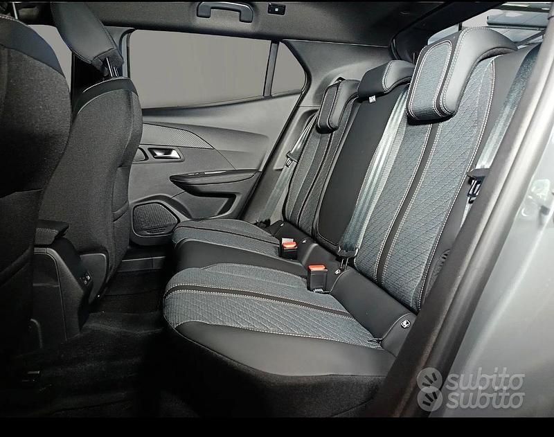 Usata Peugeot 2008 100 CV (73 kW) 2024 Grigio SUV