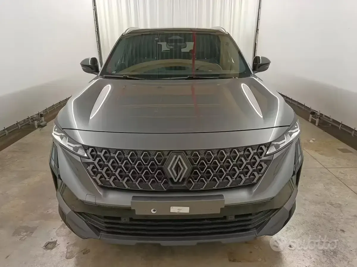 Usata Renault Austral Techno 148 CV (108 kW) 2026 Grigio SUV