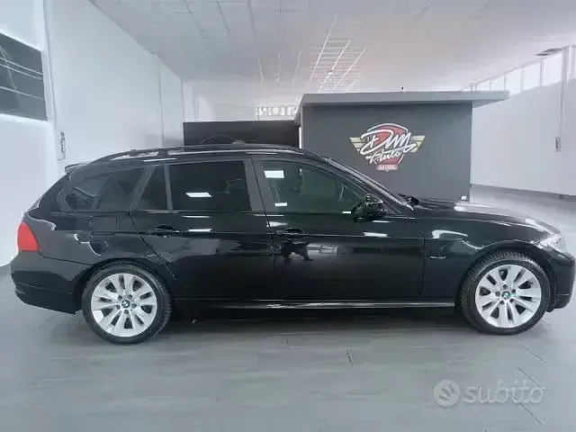 Usata BMW 318 143 CV (105 kW) 2010 Nero Station wagon