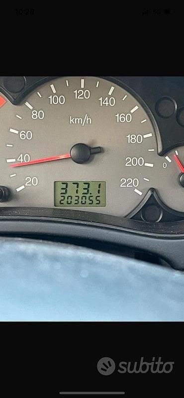 Usata Ford Focus 100 CV (73 kW) 2004 Grigio Berlina