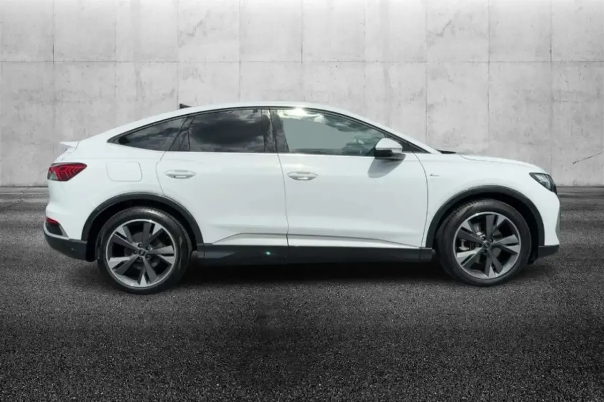 Usata Audi Q4 e-tron 69 kW (95 CV) 2023 Bianco SUV