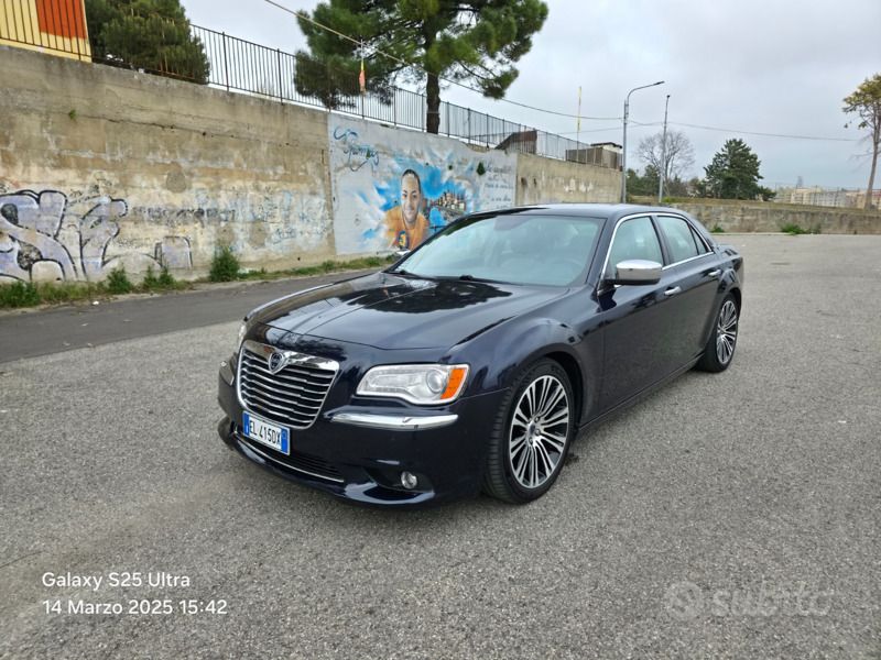 Usata Lancia Thema 239 CV (175 kW) 2012 Blu/azzurro Berlina
