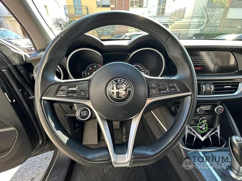 Usata Alfa Romeo Stelvio Executive 180 CV (132 kW) 2018 Grigio SUV