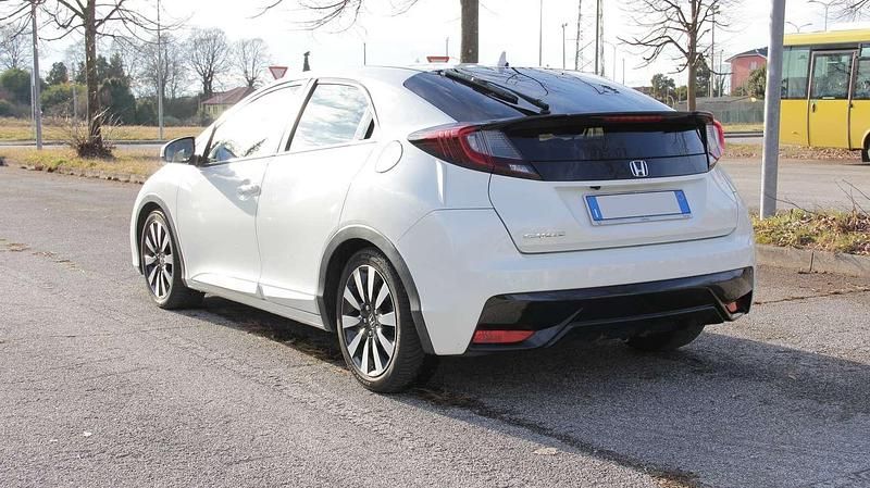 Usata Honda Civic Elegance 99 CV (72 kW) 2017 Berlina