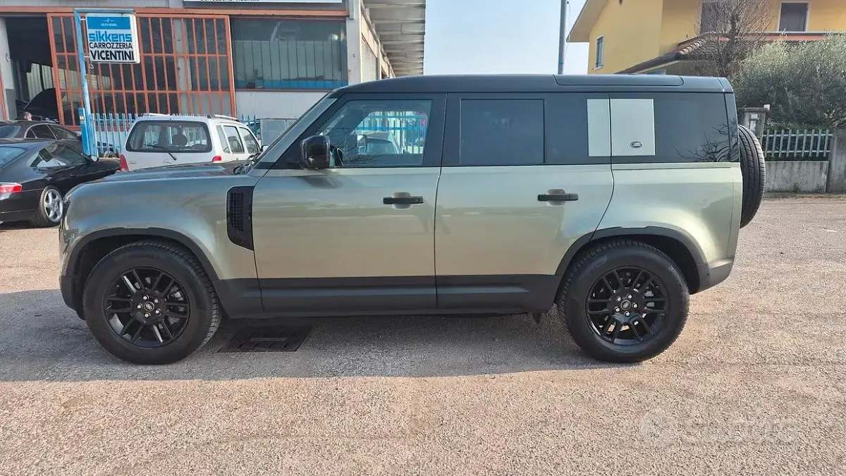 Usata Land Rover Defender 240 CV (176 kW) 2021 Verde SUV