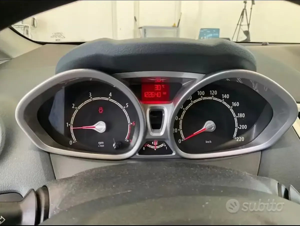 Usata Ford Fiesta Titanium 82 CV (60 kW) 2009 Nero Berlina