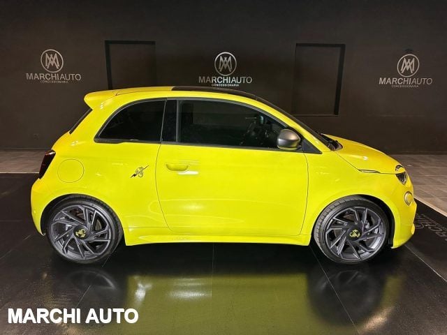 Usata Abarth 500e Turismo 114 kW (155 CV) 2024 Verde pastello Utilitaria