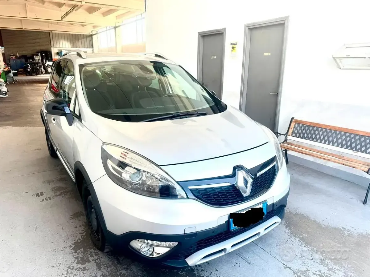 Usata Renault Scénic III XMOD 110 CV (80 kW) 2013 Grigio Monovolume