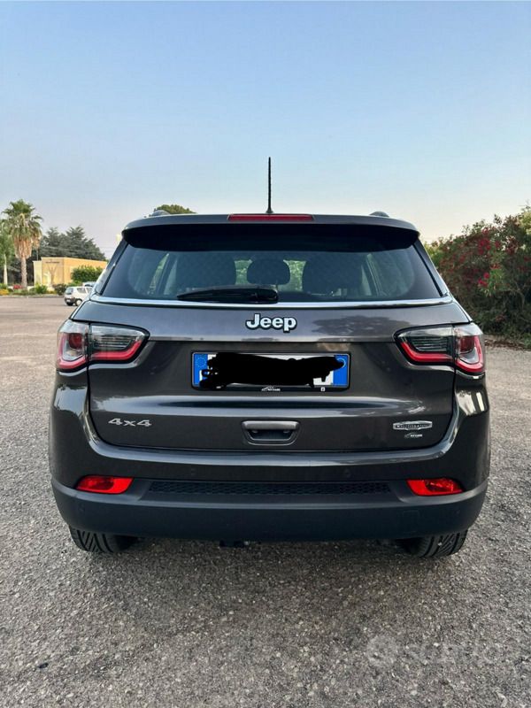 Usata Jeep Compass 140 CV (102 kW) 2018 Grigio SUV
