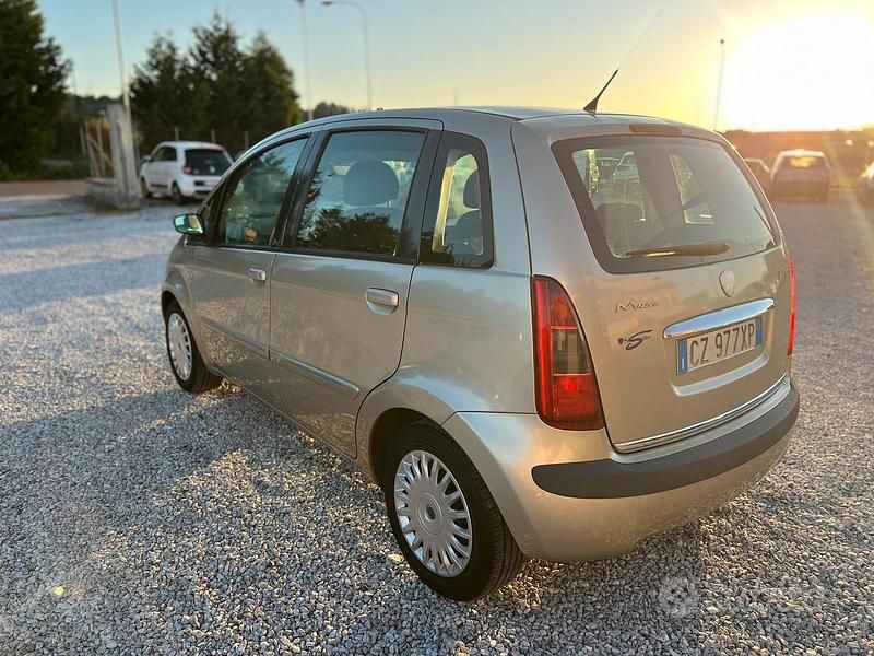 Usata Lancia Musa 75 CV (55 kW) 2006 Monovolume