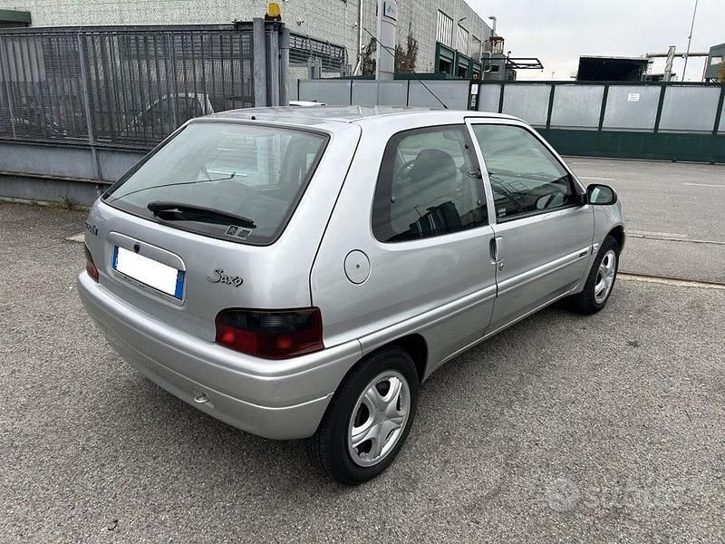 Usata Citroën Saxo 60 CV (44 kW) 2002 Grigio Utilitaria