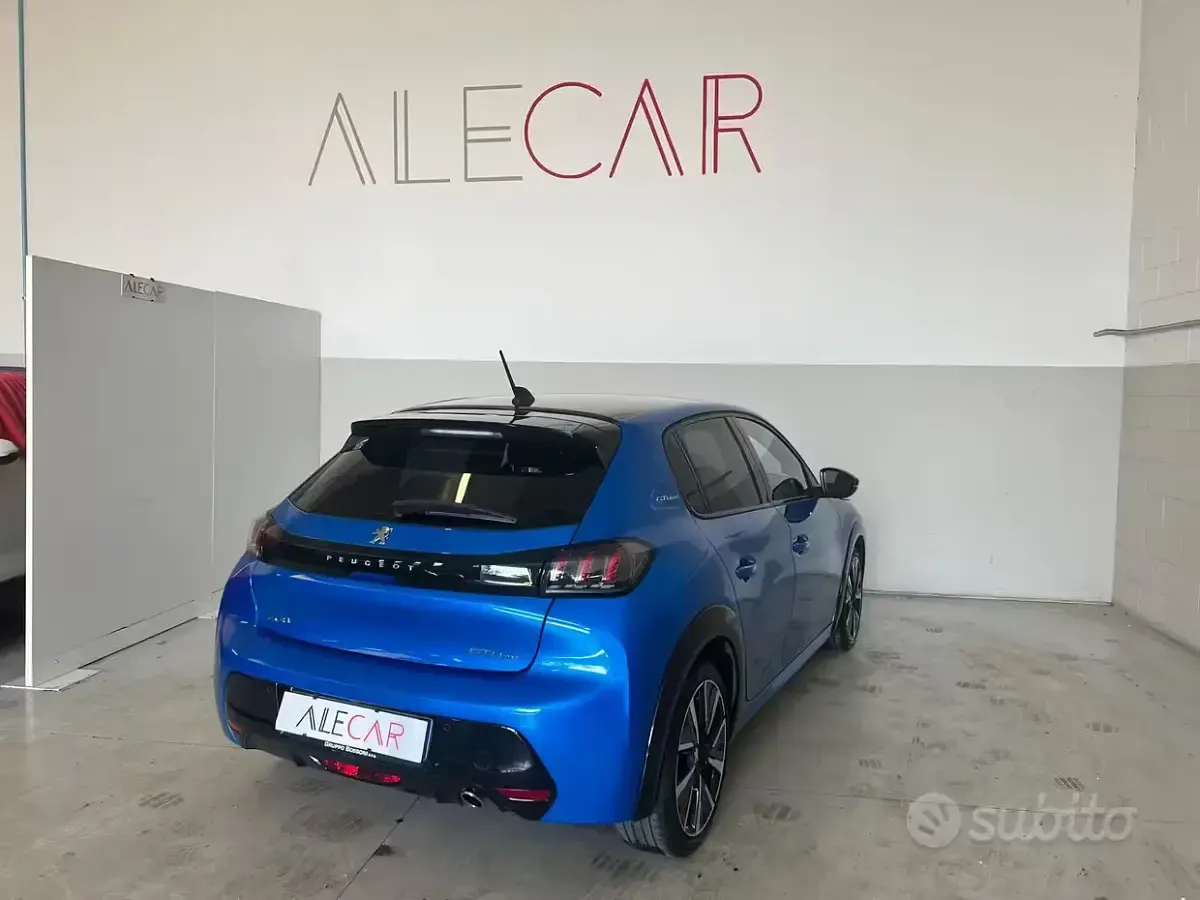 Usata Peugeot 208 GT-line 102 CV (75 kW) 2021 Blu Utilitaria