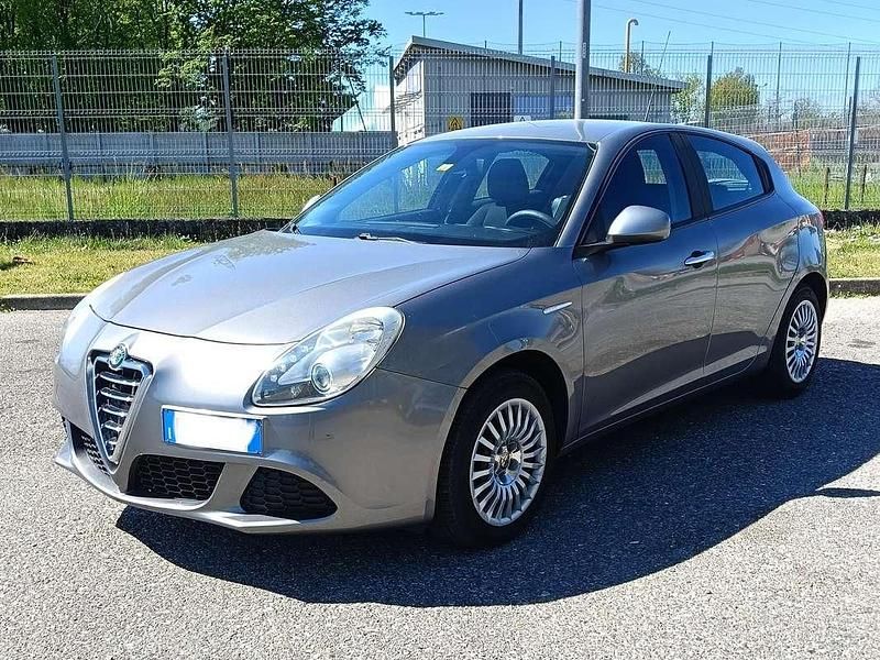 Usata Alfa Romeo Giulietta 120 CV (88 kW) 2011 Grigio Utilitaria