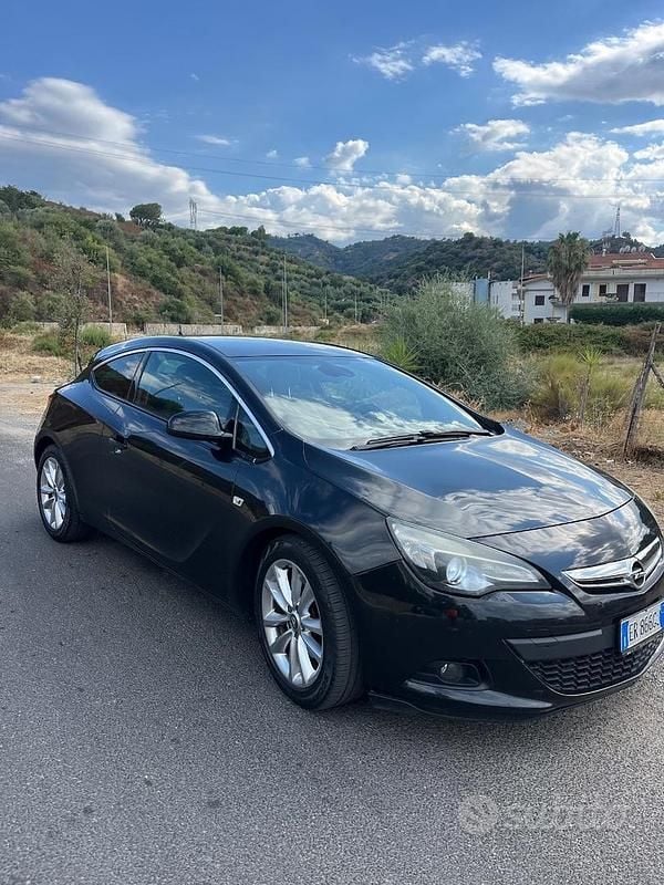 Usata Opel Astra 110 CV (80 kW) 2013 Utilitaria