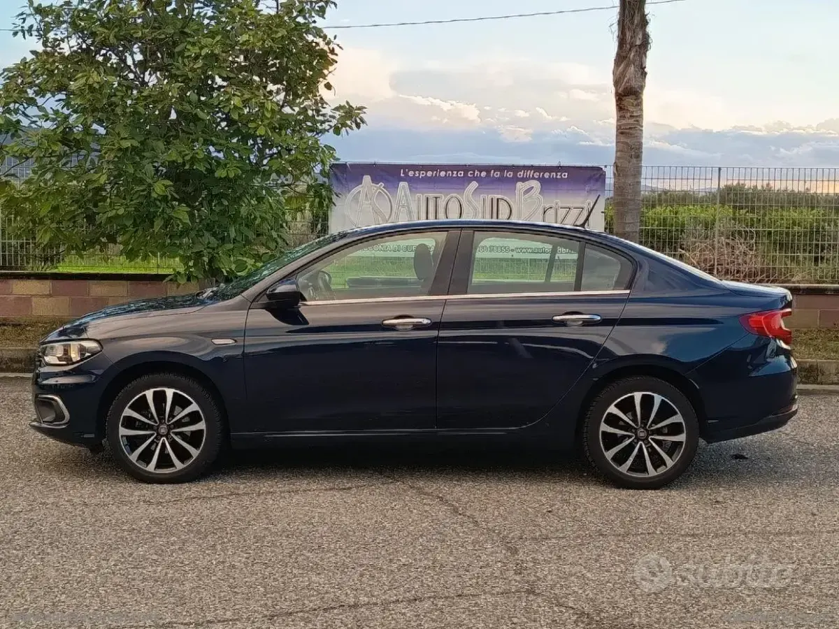 Usata Fiat Tipo Lounge 120 CV (88 kW) 2016 Blu Berlina
