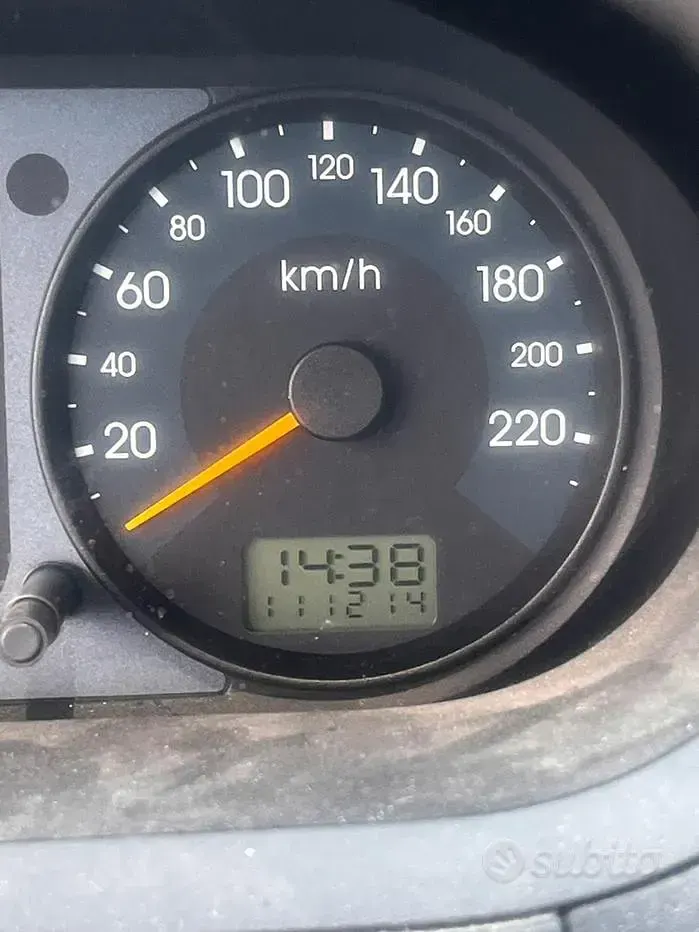 Usata Ford Fiesta 60 CV (44 kW) 2001 Grigio Utilitaria