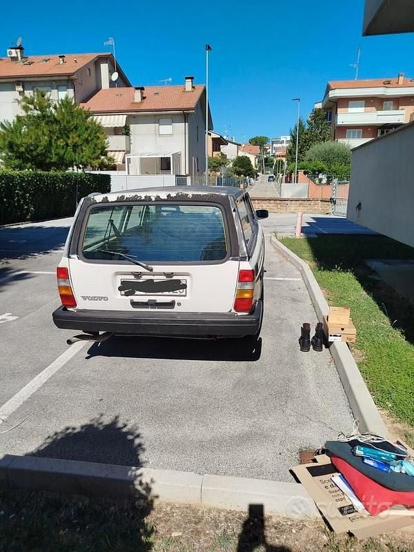 Usata Volvo 240 79 CV (58 kW) 1989 Bianco Berlina