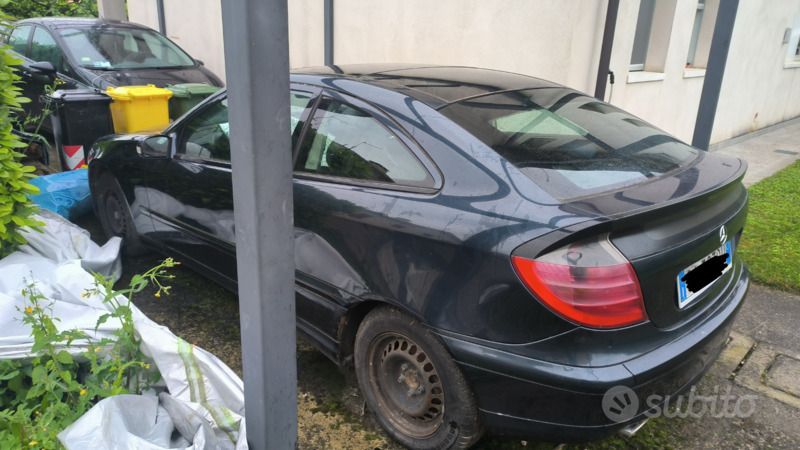 Usata Mercedes C180 129 CV (94 kW) 2002 Blu Coupé