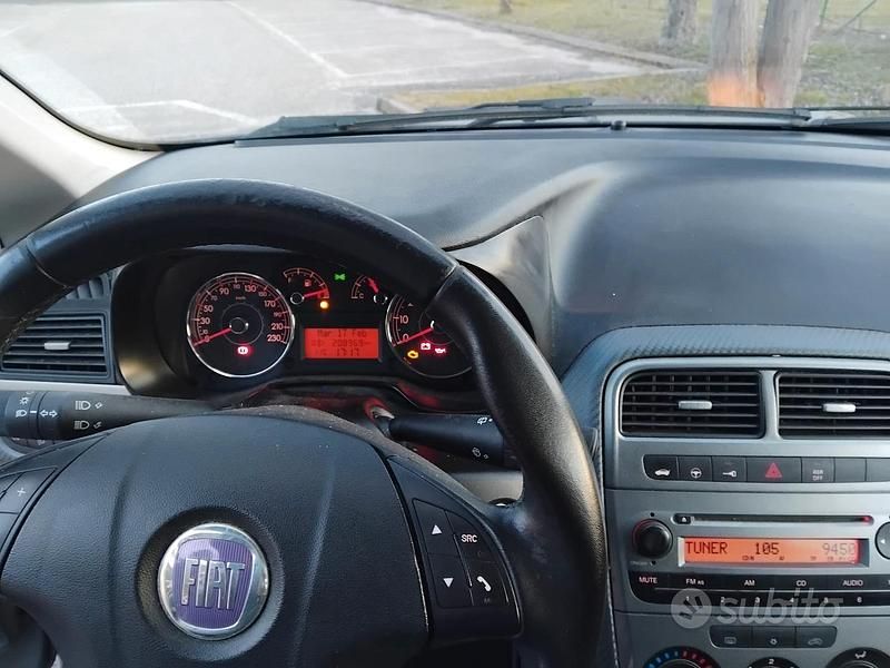 Usata Fiat Grande Punto 78 CV (57 kW) 2009 Utilitaria