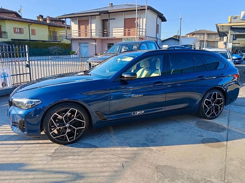 Usata BMW 520 Luxury Line 190 CV (139 kW) 2020 Blu Station wagon