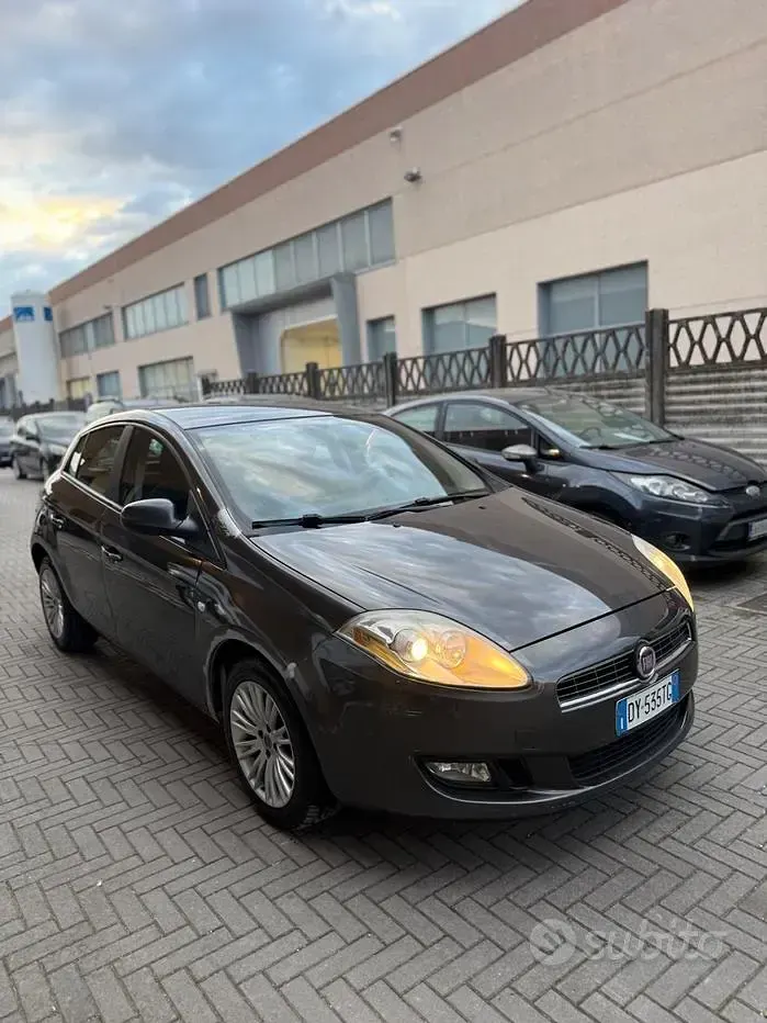 Usata Fiat Bravo Dynamic 90 CV (66 kW) 2009 Marrone Utilitaria