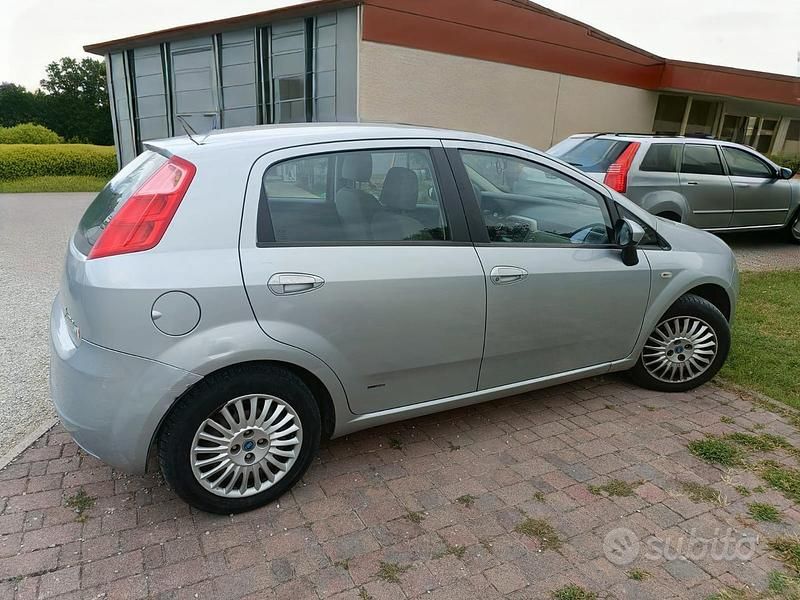 Usata Fiat Grande Punto 2006 Grigio Utilitaria