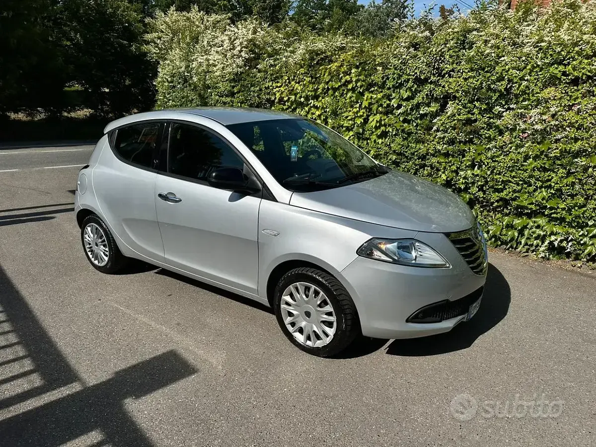Usata Lancia Ypsilon 69 CV (50 kW) 2013 Utilitaria